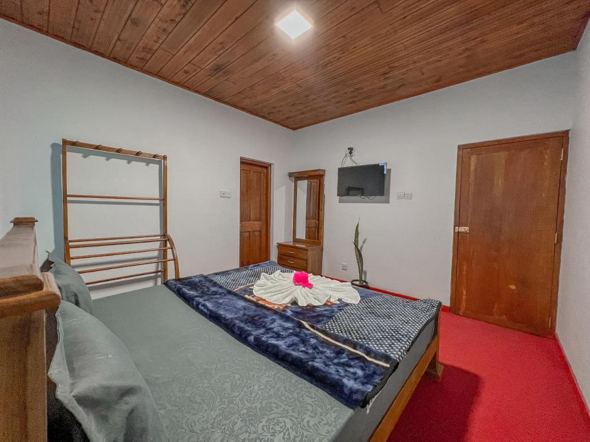 Royal Guest Hotel Inn Нувара-Елія Екстер'єр фото